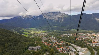 Berchtesgadener 'da bir teleferik gondolundan manzara