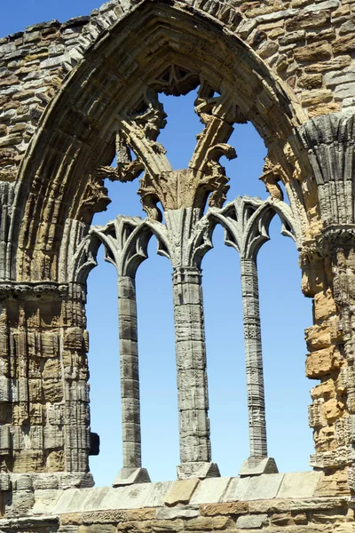 Kuzey Yorkshire İngiltere 'deki manastır harabelerinde kemerler..
