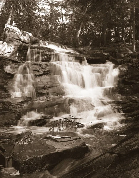 Muskoka Kanada 'ya Su Şelalesi