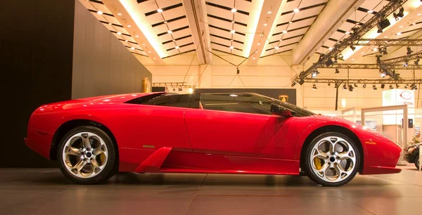 Червоний Італійський Спортивний Автомобіль Світлому Тлі — стокове фото