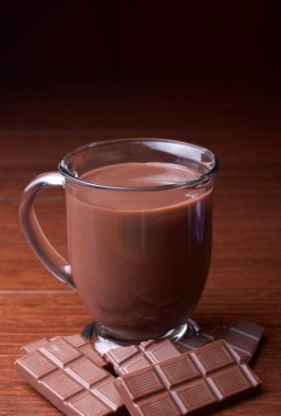Bardakta sıcak kakao.