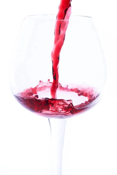 Вино Наливают Бокал — стоковое фото