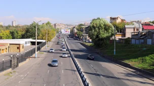 Erevan Armênia Outubro 2023 Lapso Tempo Carros Passando Longo Rua — Vídeo de Stock