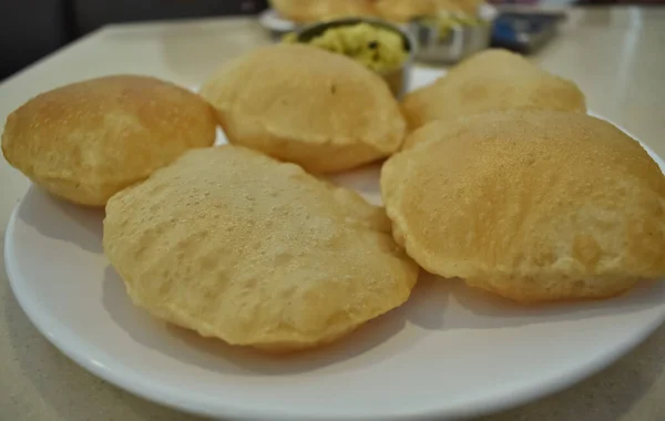 Изображение Пури Пури Сабджи Популярный Индийский Завтрак — стоковое фото