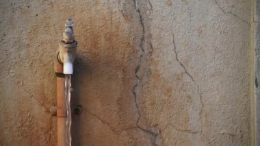 A Doll moving its Eye ball automatically from left to right