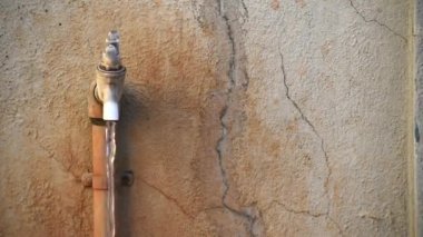 A Doll moving its Eye ball automatically from left to right