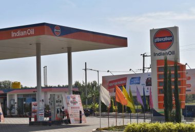 Hindistan 'daki Hint Petrol Deposu' nun bir resmi..