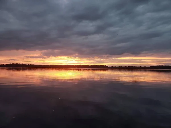 Захід Сонця Над Озером — стокове фото