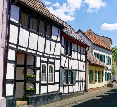 Bad Honnef, Almanya, Kirchplatz, Bad Honnef 'te yarı keresteli evler Ren Nehri' nde yer almaktadır.