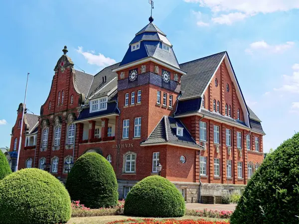 Papenburg, Almanya, Aşağı Saksonya 'daki belediye binasının görüntüsü, 1913' ten kalma..