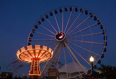 Donanma İskelesi, Chicago 'da iki karnaval gezisi.