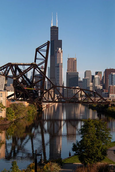 Мост Перед Горизонтом Чикаго — стоковое фото