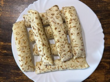 Kremalı ve tarçınlı çikolatalı gözleme.