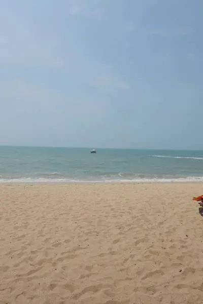 Deniz manzarası çok güzel. Deniz manzaralı güzel sahil