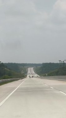 empty highway in the middle of the highway. highway in the mountains