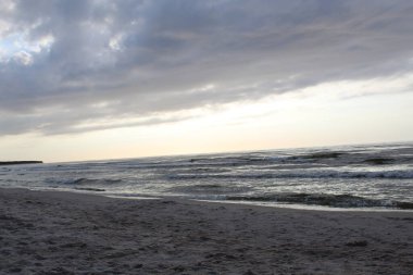 Baltık Denizi üzerinde inanılmaz bir gün batımı