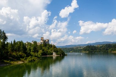Niedzica 'daki şatonun manzarası, Polan