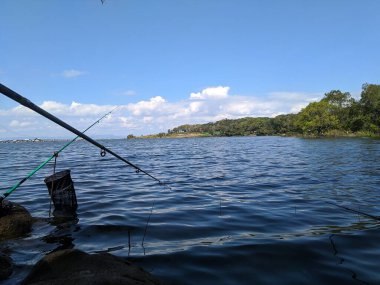 Nehirde balık ağı