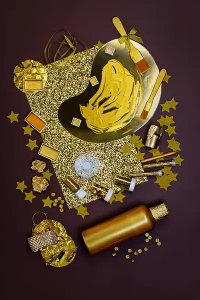 Goldteller Kunst Und Vergoldung Während Des Goldvergoldungsprozesses Die Technik Fachkundiges — Stockfoto