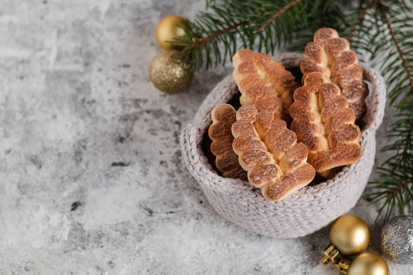 Christmas Compsition Crochet Basket Shortbread Cookies Baubles Fir Tree Branches — Stock Photo, Image