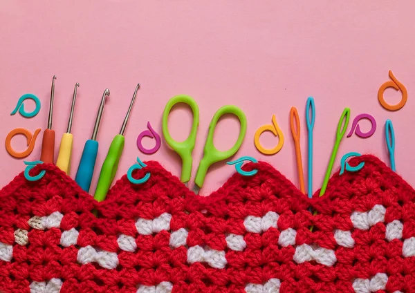 Bright Crochet Tools Red White Crochet Zig Zag Fabric Pink — Stock Photo, Image