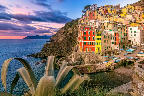 Scenic View Small Village Riomaggiore Cinque Terre Italy Dramatic Sky — Stock Photo, Image