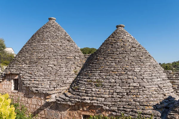 Scenic View Trulli Whitewashed Huts Conical Roofs Alberobello Apulia Italy — Stock Photo, Image