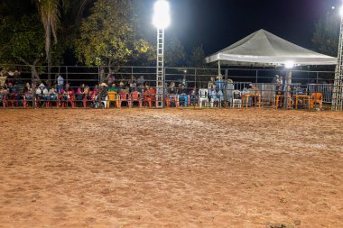 Itaja, Goias, Brezilya - 04 21 2023: Kumlu küçük boğa biniciliği arenası