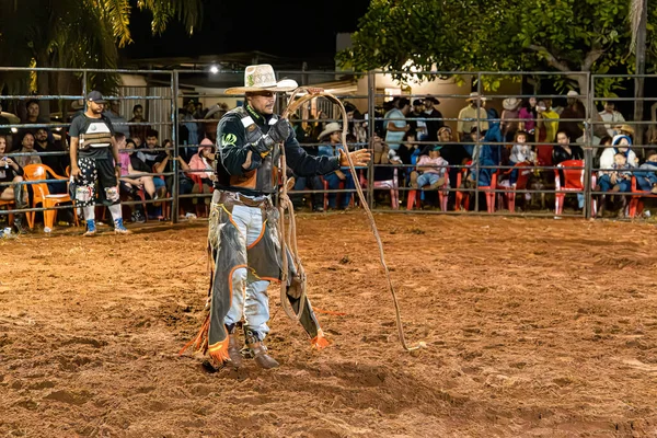Itaja Goias Brasil 2023 Rodeo Rider Standing Arena Bull Ridin — Foto de Stock