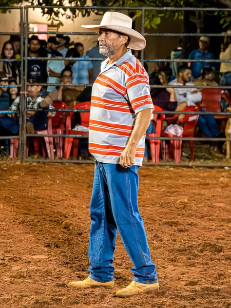 Itaja Goias Brazil 2023 Person Standing Horseback Riding Rodeo Arena — Stock Photo, Image