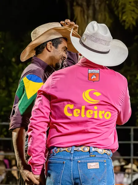 Itaja Goias Brezilya 2023 Gece Rodeo Salonunda Kovboy Yetişkin Kişi — Stok fotoğraf