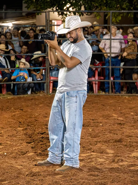 Itaja Goias Brazilië 2023 Fotograaf Filmmaker Een Rodeo Arena Tijdens — Stockfoto