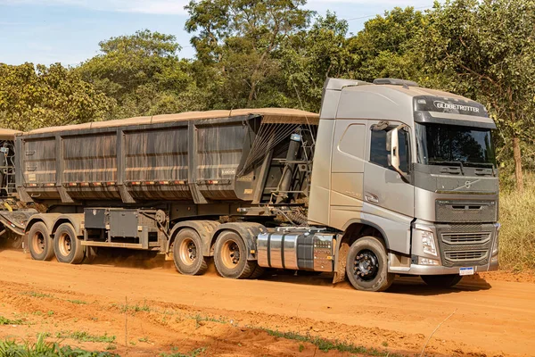 Apore Goias Brazil 2023 Ρυμουλκούμενο Φορτηγό Ρυμουλκούμενο Για Μεταφορά Σιτηρών — Φωτογραφία Αρχείου