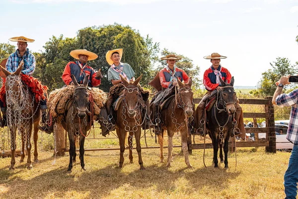 stock image Apore, Goias, Brazil - 05 07 2023: Horseback riding event open to the public on public roads in the Brazilian city of Apore