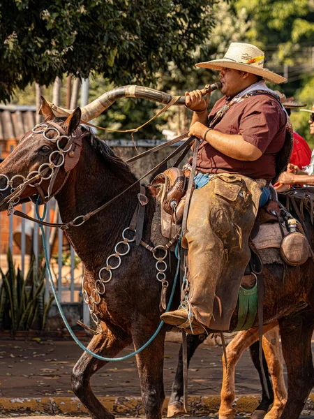 Apore Goias ブラジル 2023年7月 乗馬イベントは ブラジルの公共道路で公開されています — ストック写真