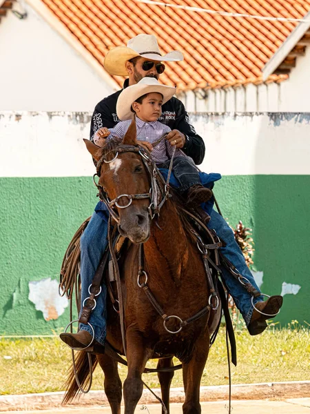 Apore Goiás Brasil 2023 Equitação Aberta Público Vias Públicas Cidade — Fotografia de Stock