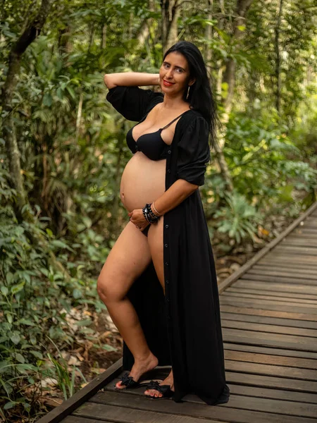 Mulher Grávida Posando Photoshoot Feminino Natureza — Fotografia de Stock