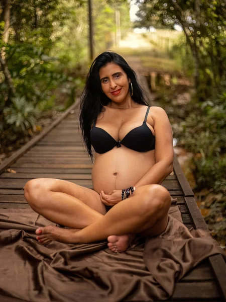Femeie Însărcinată Care Pozează Fotografia Sex Feminin Natură — Fotografie, imagine de stoc