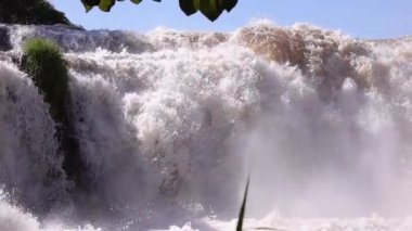Cassilandia, Mato Grosso do Sul, Brezilya - 01 26 2024 Portekizce imzalayın Kurallara uyun Salto 'daki kazalardan biz sorumlu değiliz