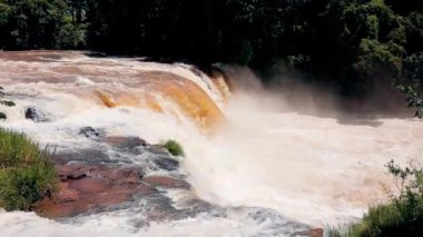 Cassilandia, Mato Grosso do Sul, Brezilya - 01 26 2024 Portekizce imzalayın Kurallara uyun Salto 'daki kazalardan biz sorumlu değiliz