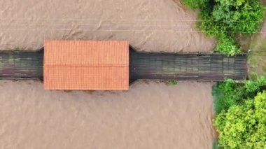 Cassilandia, Mato Grosso do Sul, Brezilya - 01 26 2024 Portekizce imzalayın Kurallara uyun Salto 'daki kazalardan biz sorumlu değiliz