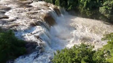 Cassilandia, Mato Grosso do Sul, Brezilya - 01 26 2024 Portekizce imzalayın Kurallara uyun Salto 'daki kazalardan biz sorumlu değiliz