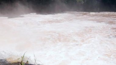 Cassilandia, Mato Grosso do Sul, Brezilya - 01 26 2024 Portekizce imzalayın Kurallara uyun Salto 'daki kazalardan biz sorumlu değiliz