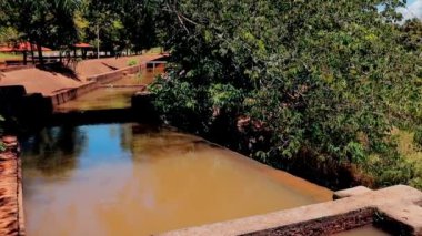 Cassilandia, Mato Grosso do Sul, Brezilya - 01 26 2024 Portekizce imzalayın Kurallara uyun Salto 'daki kazalardan biz sorumlu değiliz
