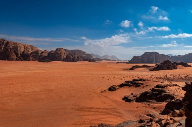 Vadi rom çölünün güzel manzarası, Jordan.