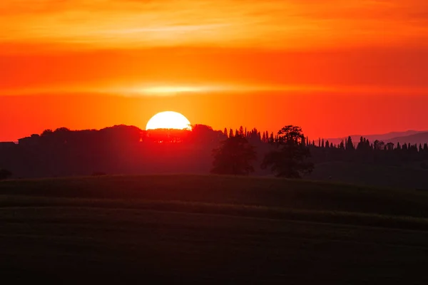 Toskánská Pole Jarním Západu Slunce — Stock fotografie