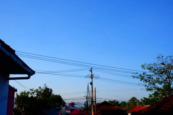 Lampada Stradale Con Cielo Azzurro Chiaro Sullo Sfondo — Foto Stock