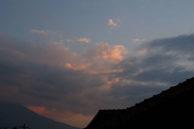 Gün batımının güzel bir görüntüsü