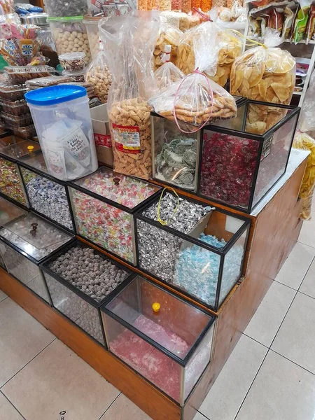 Stand Recuerdo Lleno Snacks Tradicionales Indonesios —  Fotos de Stock