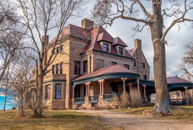 Şu anda Pueblo, Colorado 'da Rosemount Müzesi olarak hizmet veren çok güzel bir Viktorya dönemi konağı..